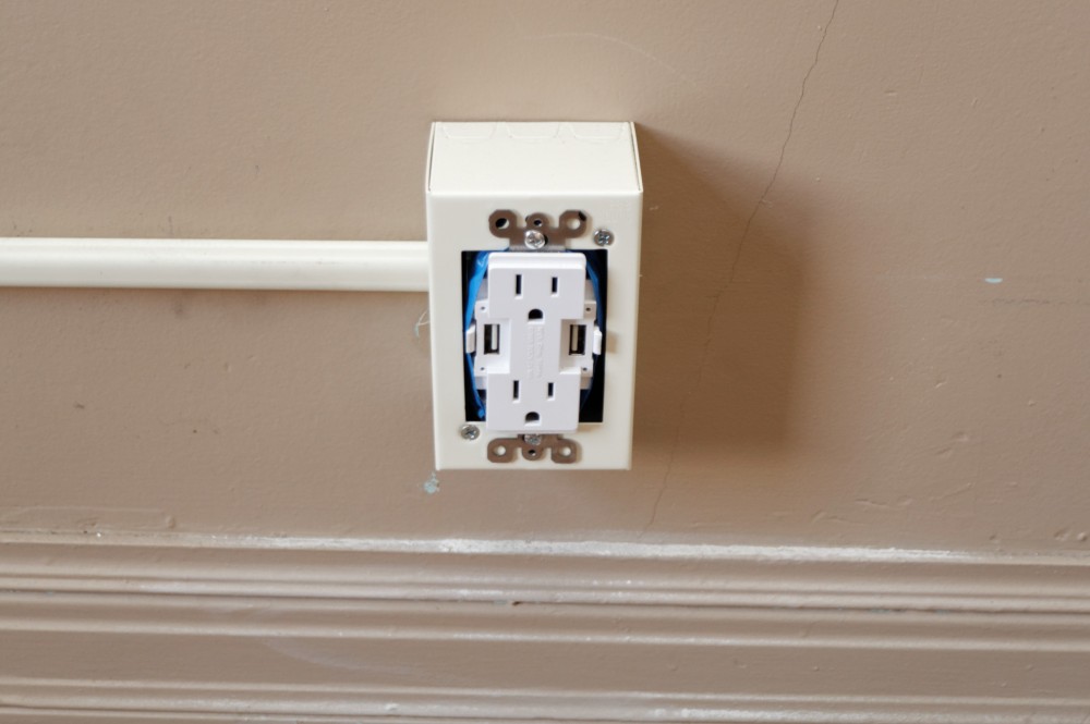 Newer Technology Power2U USB charging outlet